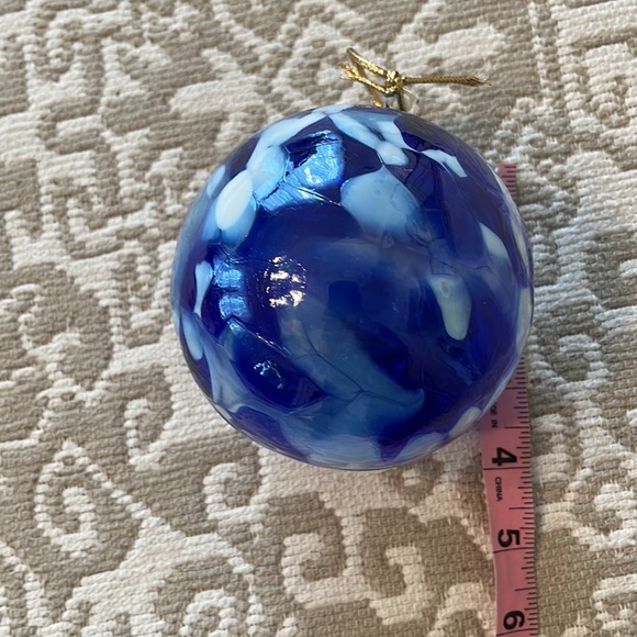 Glass ornament large and beautiful in blues EUC - Picture 4 of 4